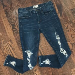 MUDD Distressed FLX Stretch Jegging